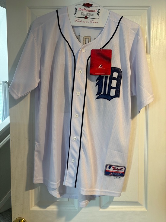 Majestic Other - Majestic White Detroit Tigers Button-Up Jersey with Navy Trim
